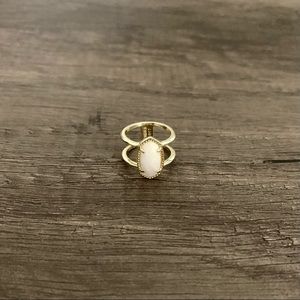 Kendra Scott Elyse Ring in Gold with Kyocera Opal